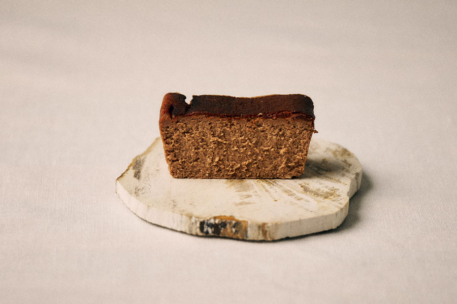 なめらかバスチーのショコラのカットされた写真