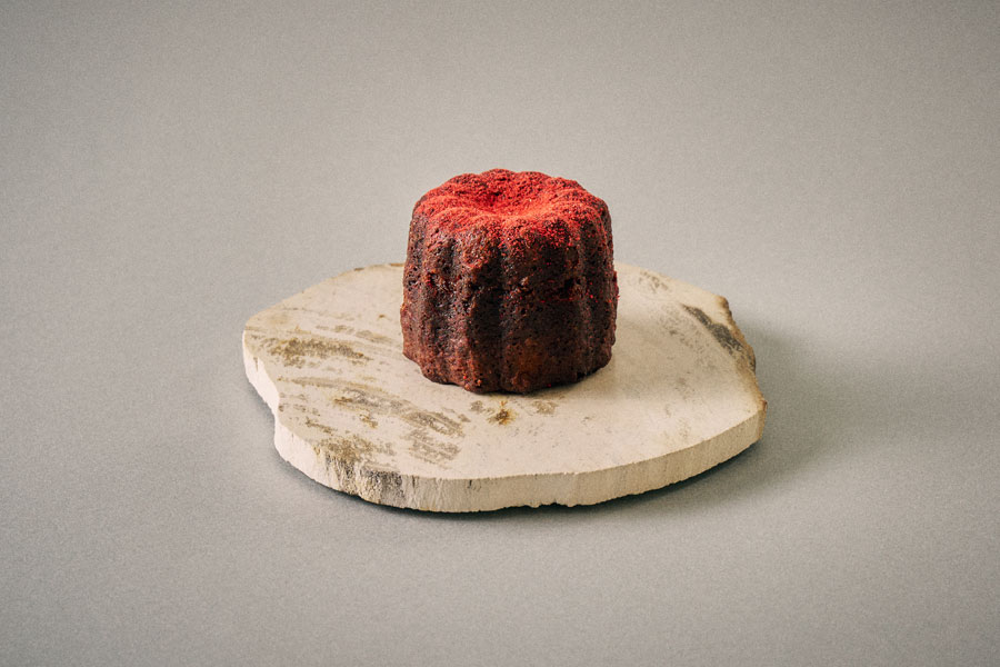 元町カヌレのいちご