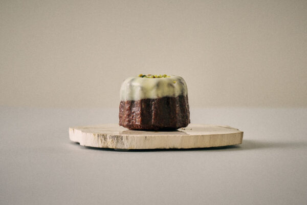 元町カヌレのホワイトチョコレート