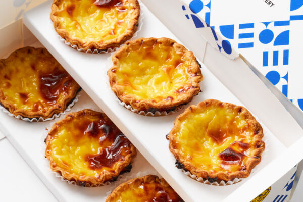 横浜エッグタルトが６つ入ったのギフトセットの画像。